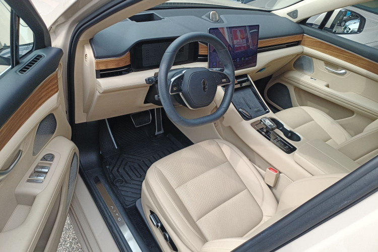 2024 car image #16