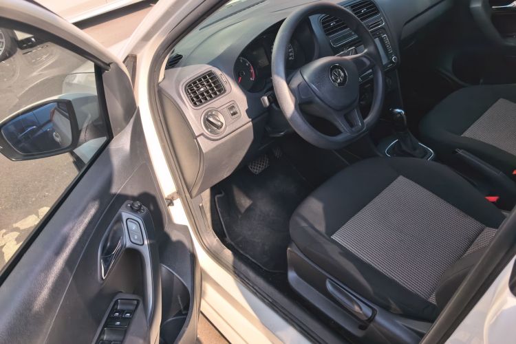 Polo 2016 image de voiture #16