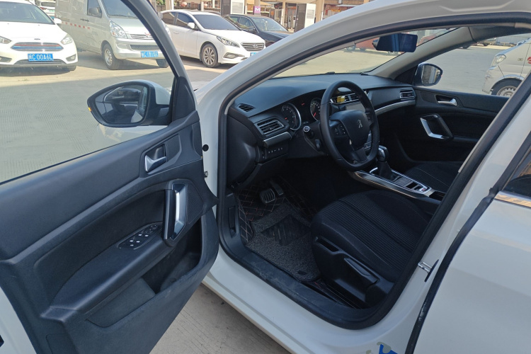 Peugeot 408 2018 car image #16