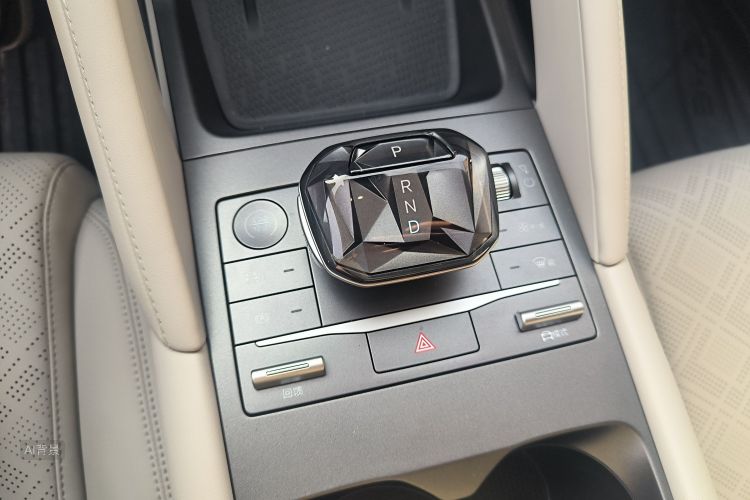 BYD YuanUP 2025 car image #16