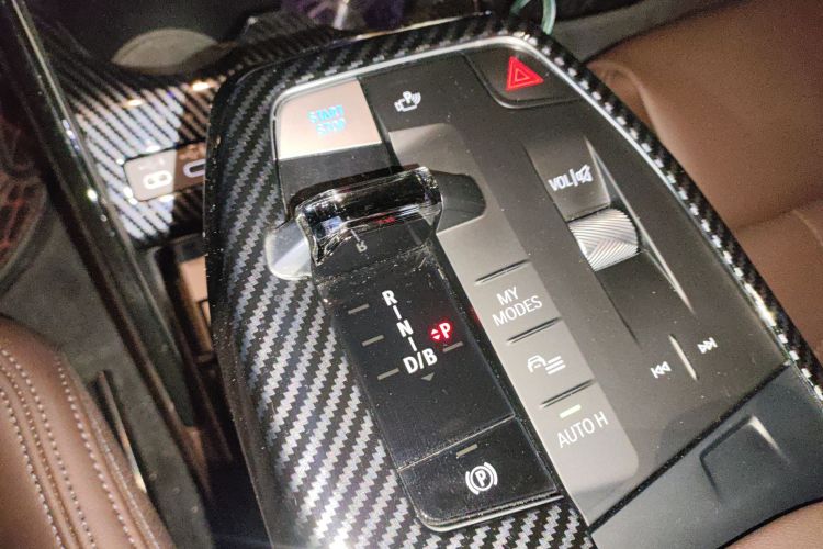 BMW iX1 2024 #16 BMW iX1 2024 car image #16