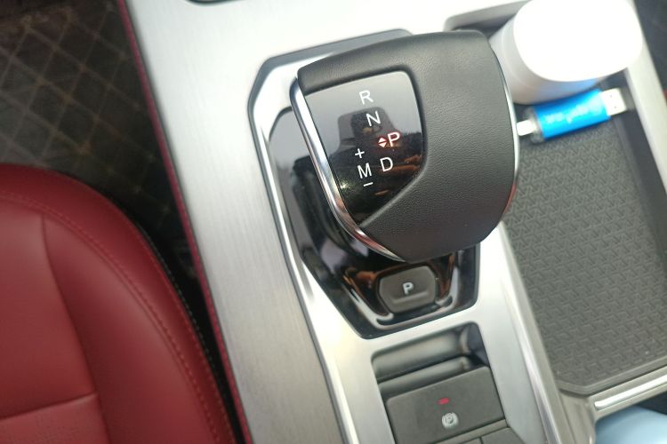 X70 PLUS 2025 #16 X70 PLUS 2025 car image #16