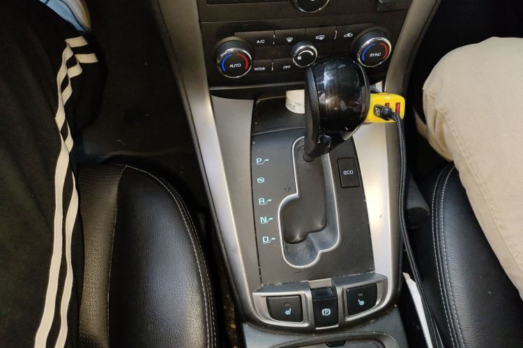 Chevrolet Captiva 2015 immagine di auto #16