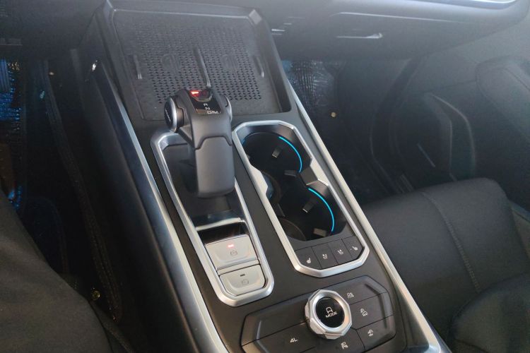 Tank 400 New Energy 2025 immagine di auto #16