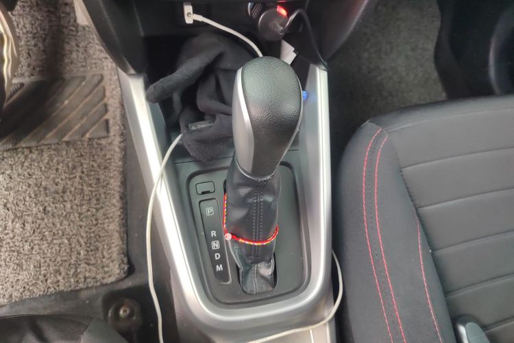 Suzuki Vitara 2017 car image #16