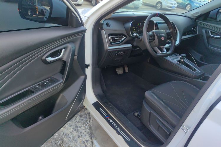 X70M 2022 car image #16