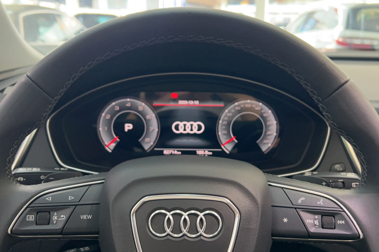 Audi Q5L 2022 car image #16