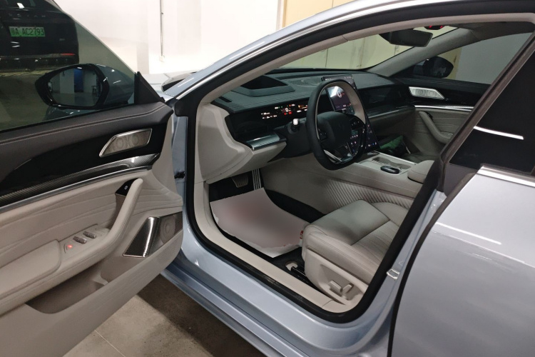 哪吒汽车 哪吒S猎装 2025 汽车图片 #16