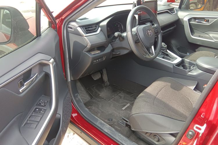 Toyota RAV4 2020 car image #16