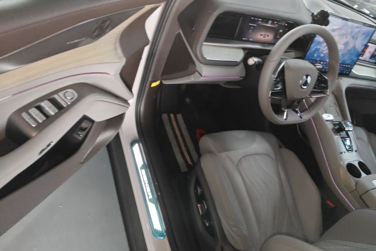 Denza N7 2023 car image #16