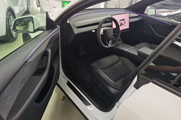 特斯拉 Model Y L 2025 汽车图片 #16