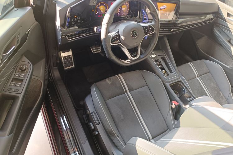 Volkswagen Golf 2021 car image #16