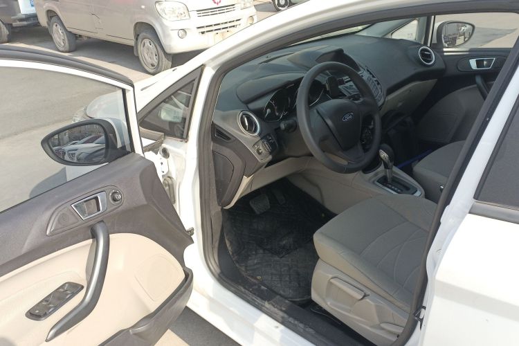 Ford Fiesta 2016 car image #16