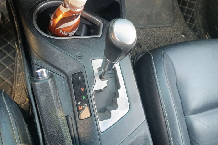 RAV4 2016 car image #16
