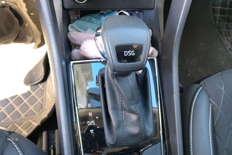 Skoda Karoq 2020 car image #16