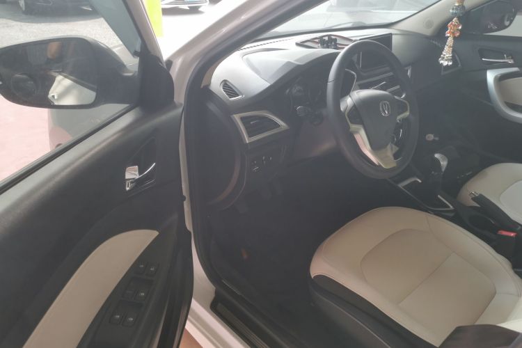 长安 悦翔V7 2015 汽车图片 #16