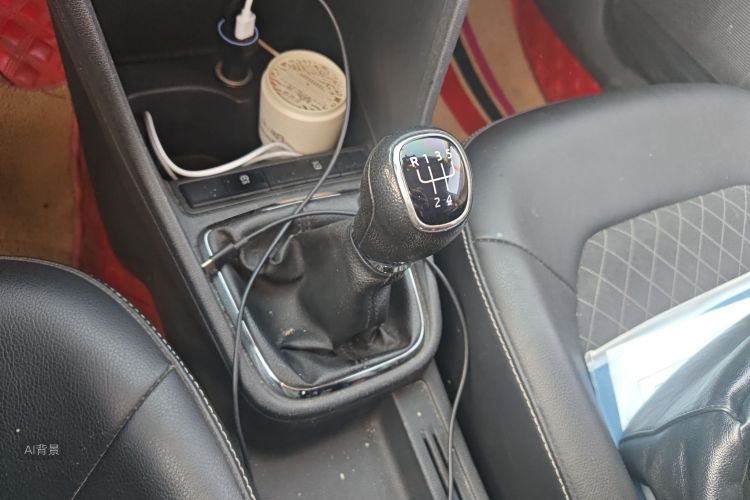 Skoda Rapid 2018 car image #16