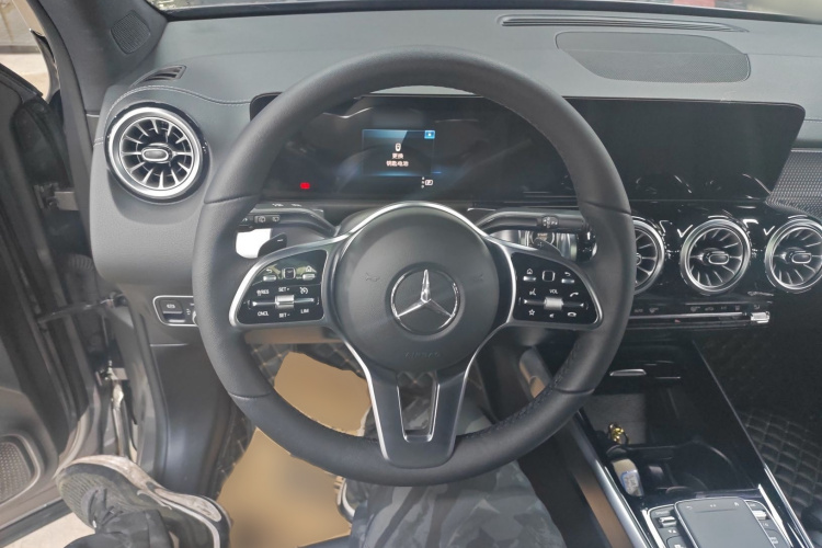 Mercedes-Benz EQB Class 2022 #16 Mercedes-Benz EQB Class 2022 car image #16