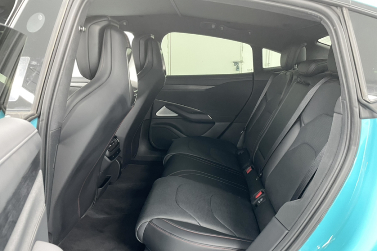MI SU7 2024 car image #16