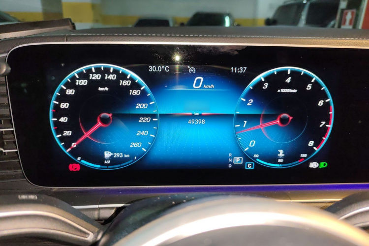 Mercedes-Benz GLE Class 2021 car image #16