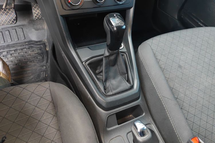 Volkswagen T-Cross 2022 car image #16
