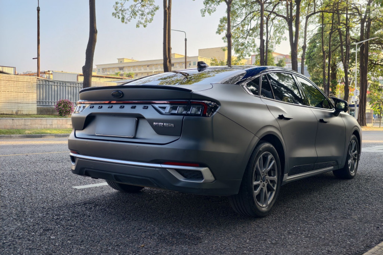 Ford Mondeo 2023 car image #16