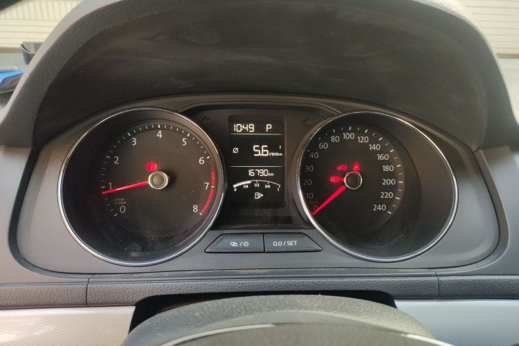 Volkswagen Gran Lavida 2018 immagine di auto #16