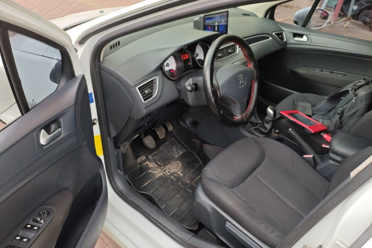 Peugeot 308 2016 imagen de coche #16