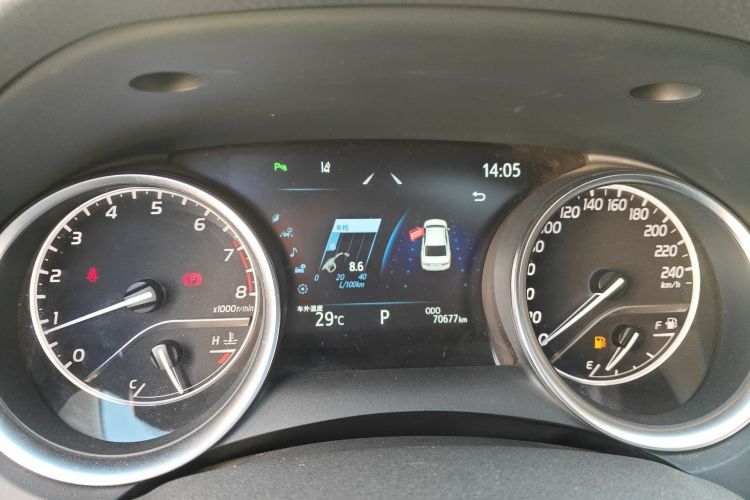 Toyota Camry 2022 immagine di auto #16