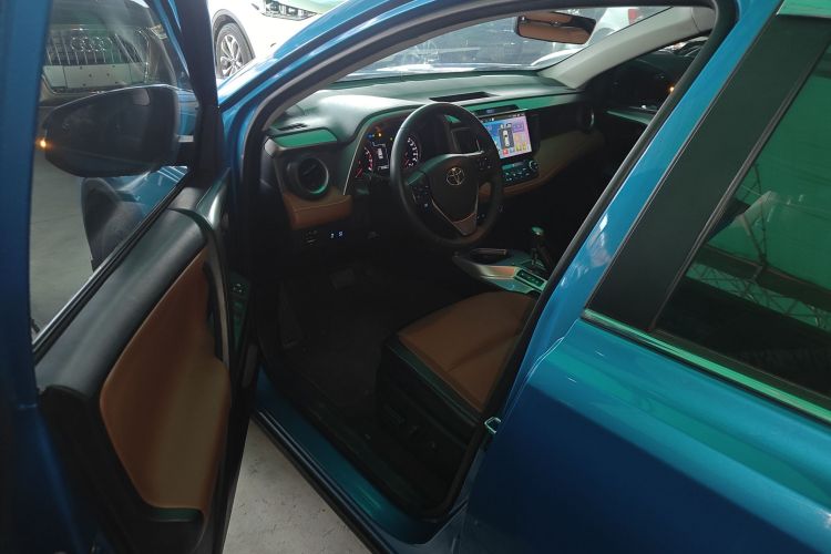 RAV4 2016 immagine di auto #16