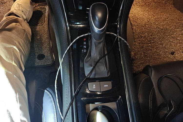 2015 car image #16