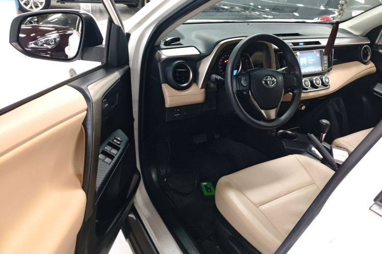 Toyota RAV4 2014 car image #16