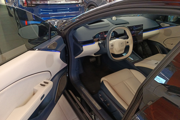 极氪 极氪007 2024 汽车图片 #16