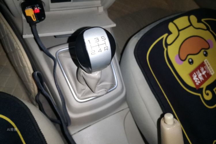 Soueast V3 Lingyue 2017 car image #16