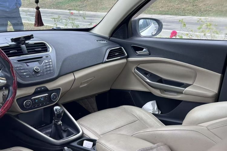 Ford Escort 2015 #16 Ford Escort 2015 immagine di auto #16