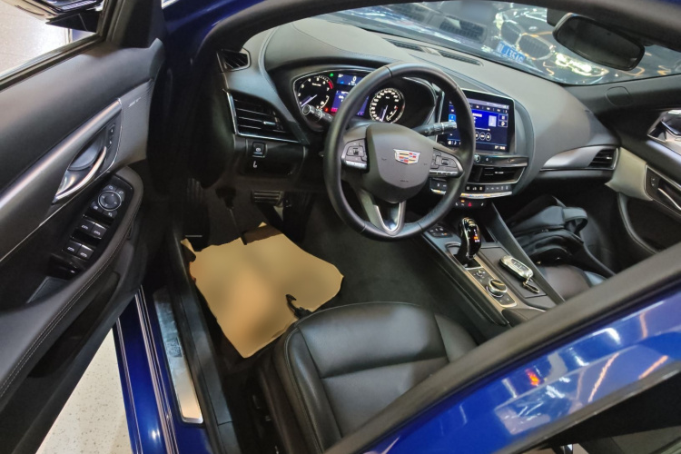 2021 car image #16
