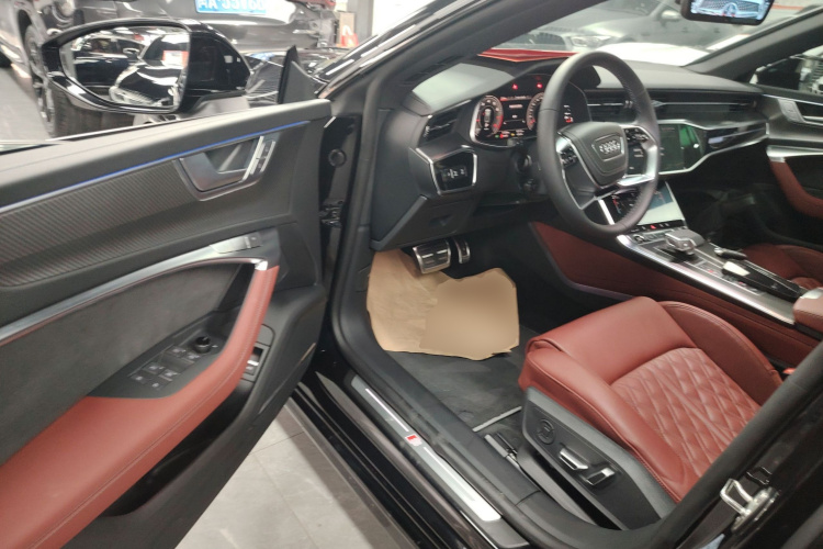 Audi A7L 2024 car image #16