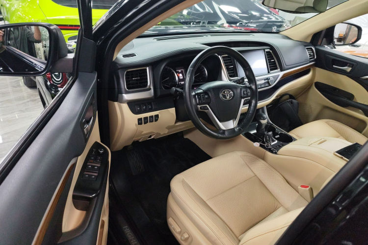 Toyota Highlander 2018 car image #16