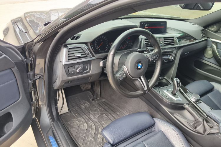 BMW 4 Series 2020 car image #16