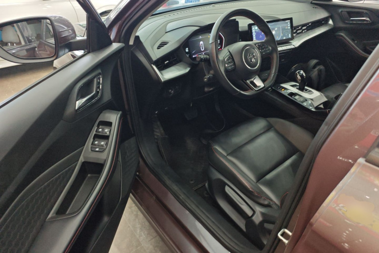 5 2021 immagine di auto #16
