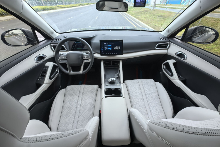 BYD YuanUP 2024 #16 BYD YuanUP 2024 car image #16