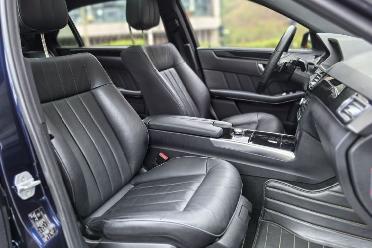 Mercedes-Benz E Class 2015 car image #16