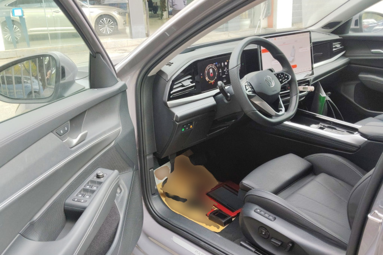 Volkswagen Passat 2024 car image #16
