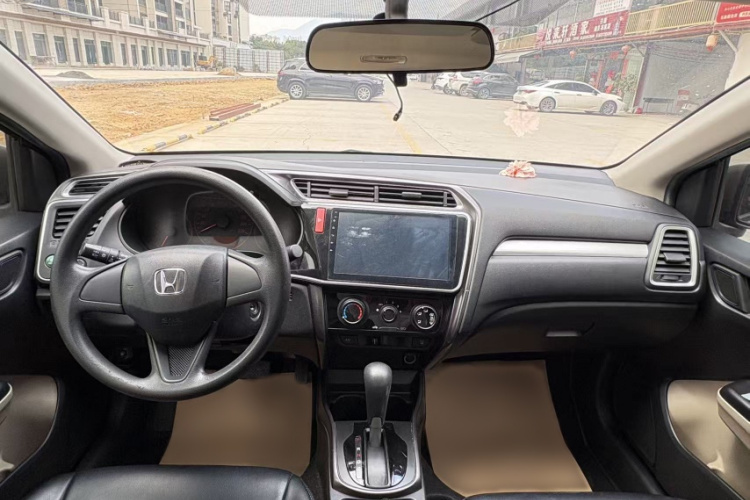 Honda Greiz 2018 صورة سيارة #16