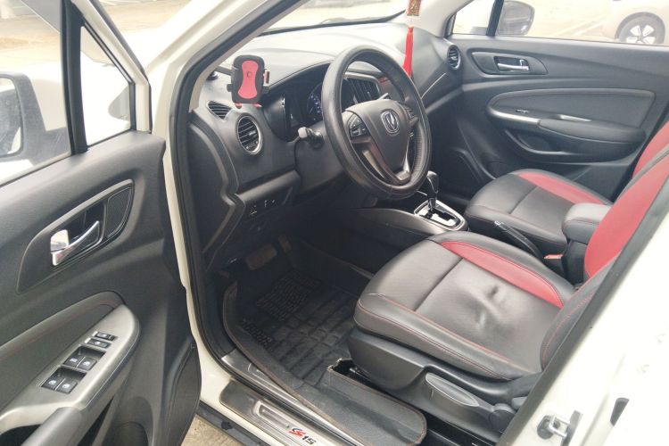 Changan CS15 2017 изображение автомобиля #16