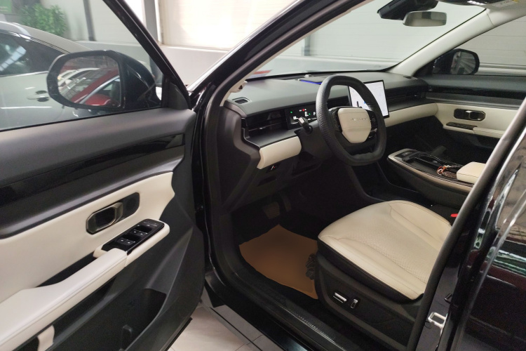 Dashing 2023 car image #16