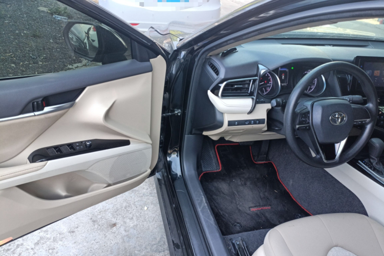 Toyota Camry 2021 car image #16