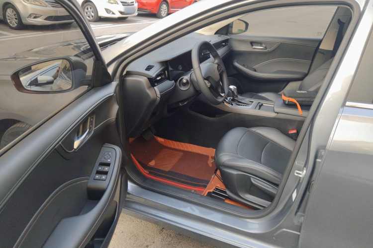 Roewe i5 2023 #16 Roewe i5 2023 car image #16