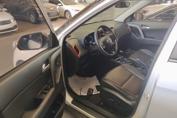 Hyundai ix25 2018 #16 Hyundai ix25 2018 car image #16