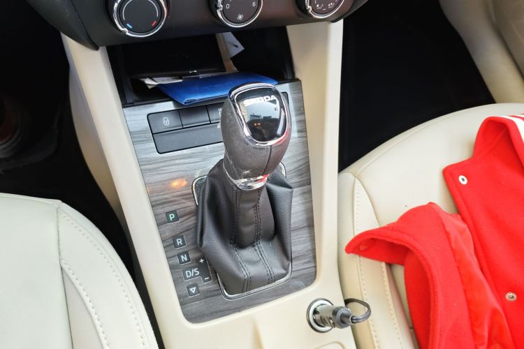 Skoda Octavia 2015 #16 Skoda Octavia 2015 car image #16